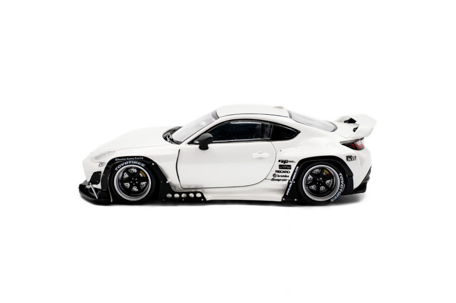 S4315102 pandem-toyota-gr86-white-2022-02.jpg