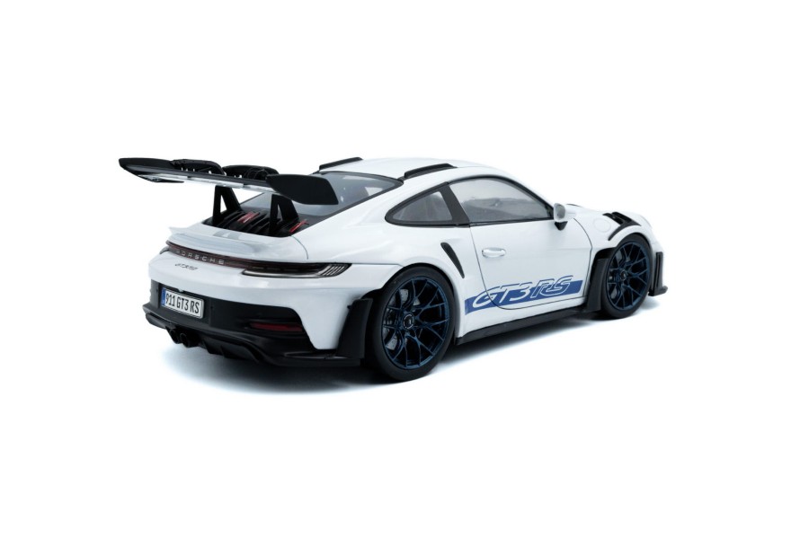 porsche-911-gt3-rs-white-with-blue-stripes-2024-04.jpg