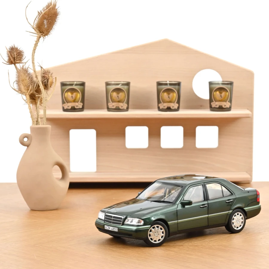 183372 01 Mercedes-Benz C-Class 1993 Malachit Green.webp