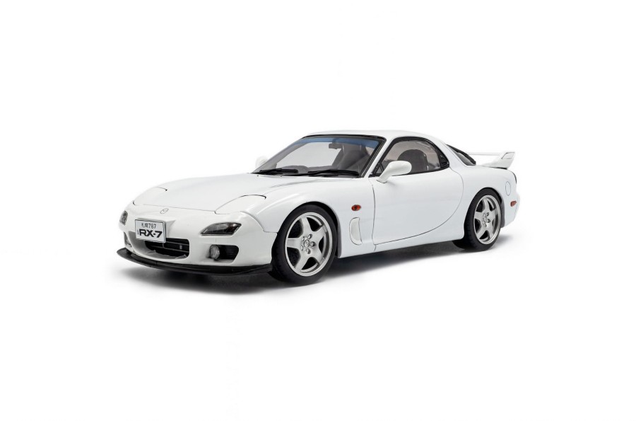1-18-mazda-rx7-fd3rs-pure-white-1999-01.jpg