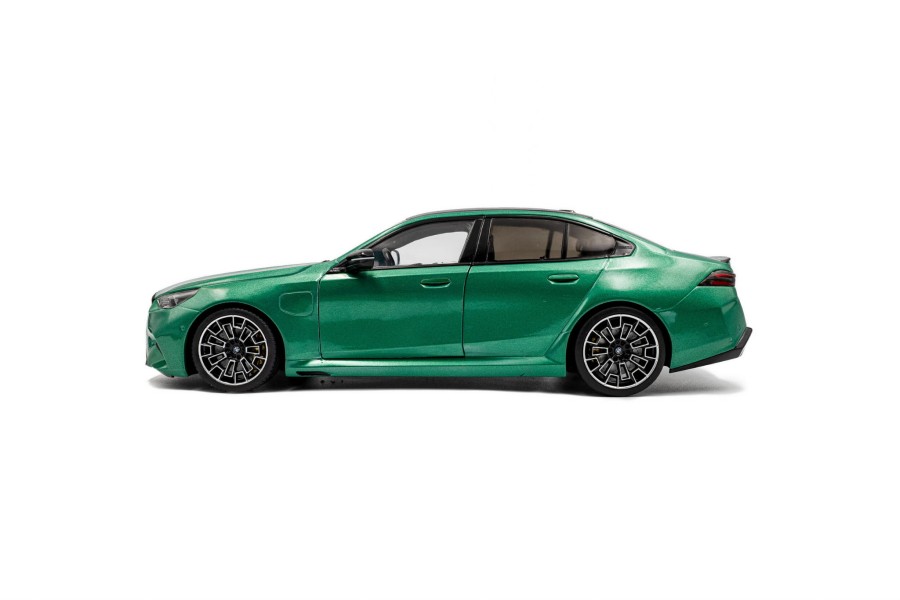 s1814701-bmw-m5-m-isle-of-man-green-metallic-2025-02.jpg