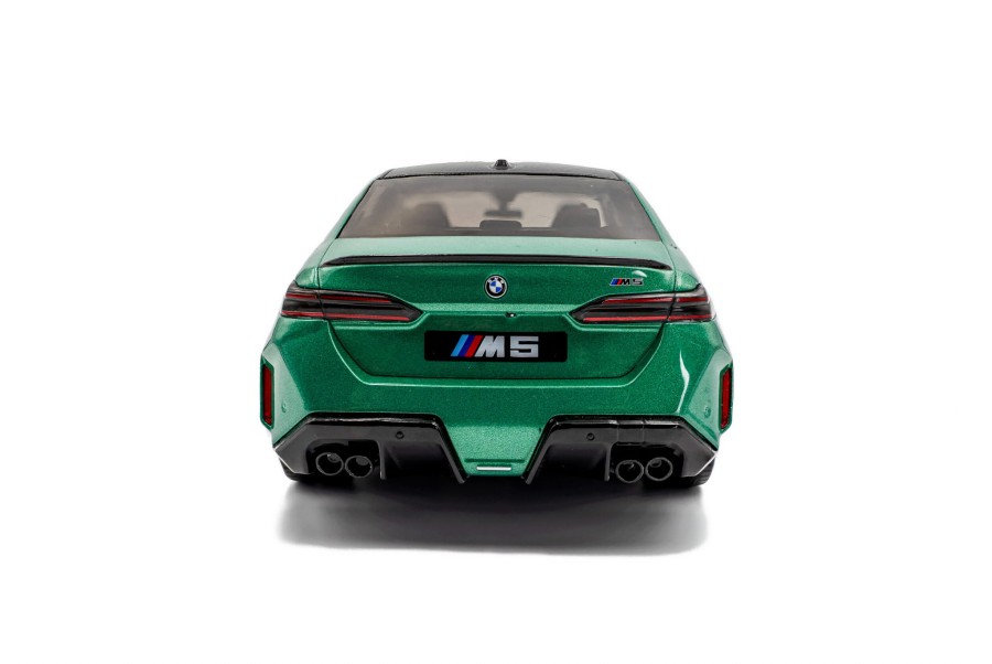 s1814701-bmw-m5-m-isle-of-man-green-metallic-2025-03.jpg