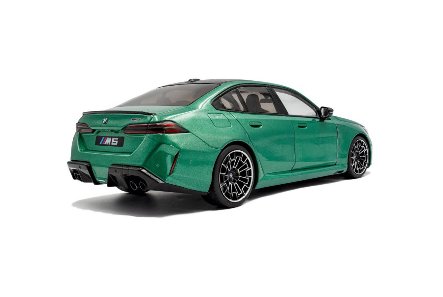 s1814701-bmw-m5-m-isle-of-man-green-metallic-2025-04.jpg
