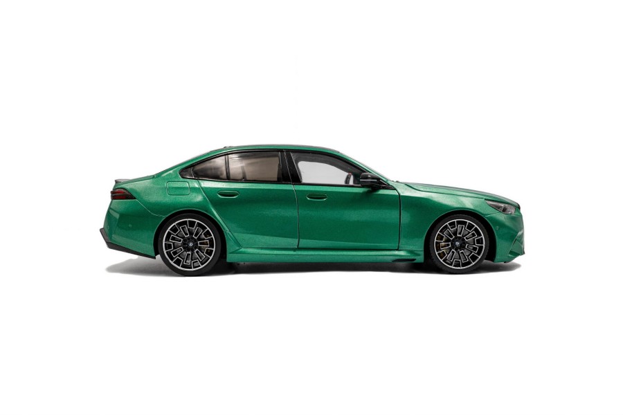 s1814701-bmw-m5-m-isle-of-man-green-metallic-2025-05.jpg