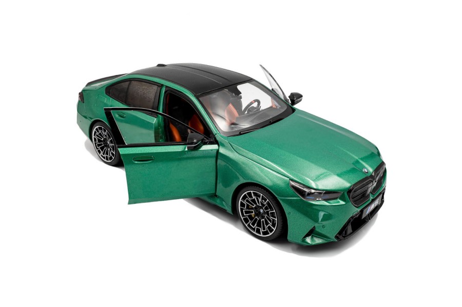 s1814701-bmw-m5-m-isle-of-man-green-metallic-2025-07.jpg
