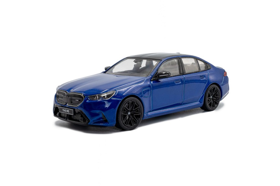 s4317551-bmw-m5-sedan-marina-bay-blue-2024-01.jpg