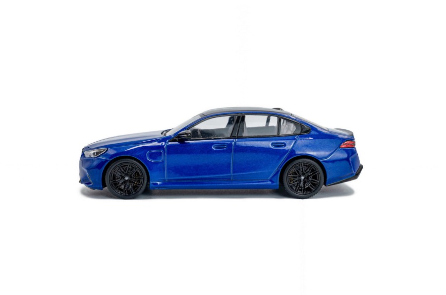 s4317551-bmw-m5-sedan-marina-bay-blue-2024-02.jpg