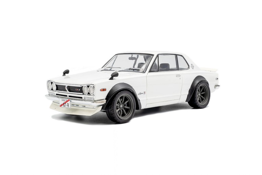 s1813001-nissan-skyline-c10-hakosuka-solido-works-pearl-white-1970-01 S1813001.jpg