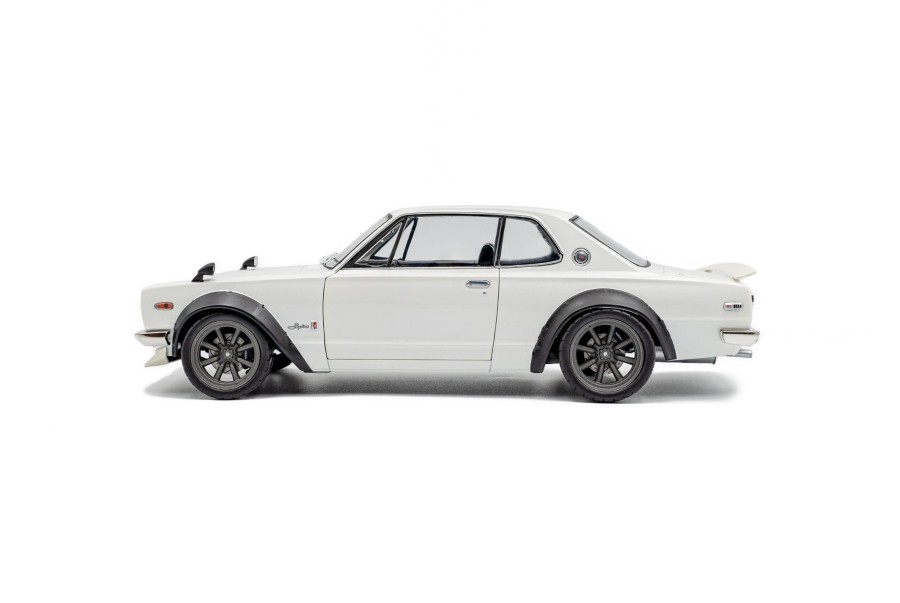 s1813001-nissan-skyline-c10-hakosuka-solido-works-pearl-white-1970-02 S1813001.jpg