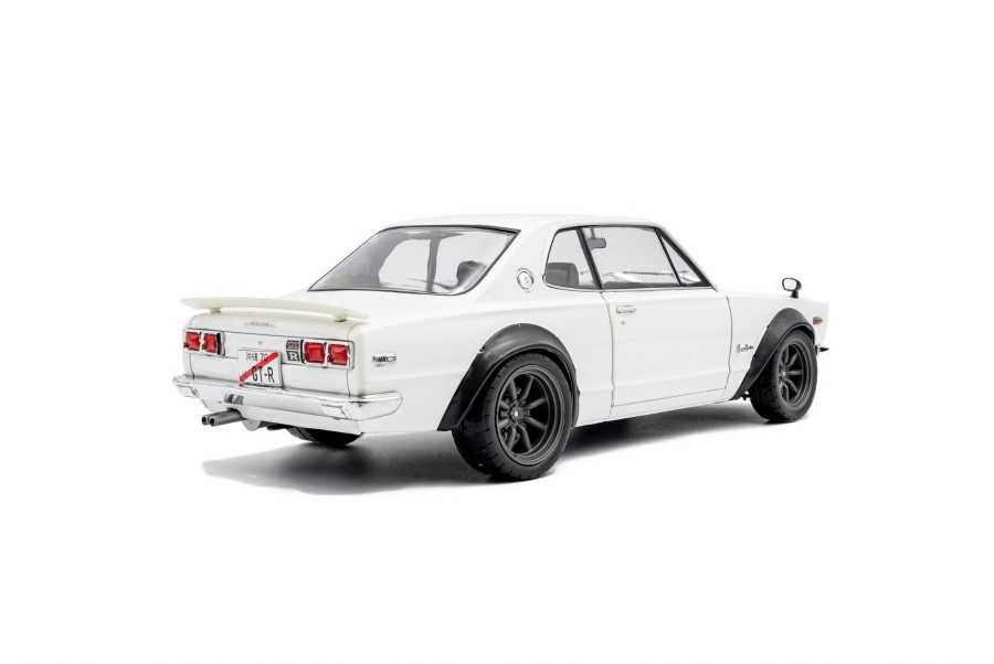 s1813001-nissan-skyline-c10-hakosuka-solido-works-pearl-white-1970-04 S1813001.jpg