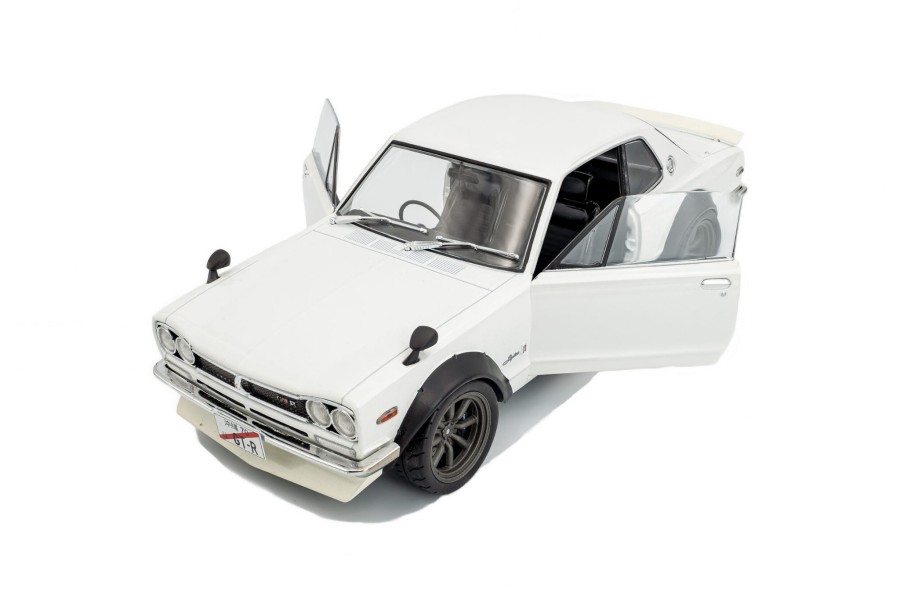 s1813001-nissan-skyline-c10-hakosuka-solido-works-pearl-white-1970-07 S1813001.jpg