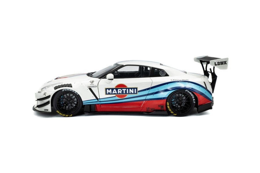 1-18-nissan-gt-r-r35-w-liberty-walk-body-kit-20-m-2024-02 S1805819.jpg