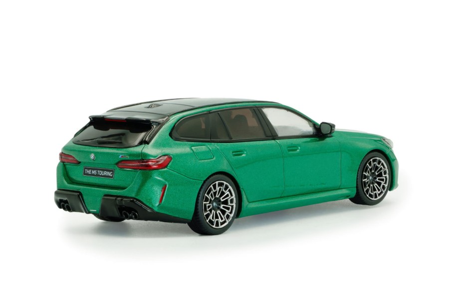 s4317503-bmw-m5-touring-isle-of-man-green-2024-04 S4317503.jpg
