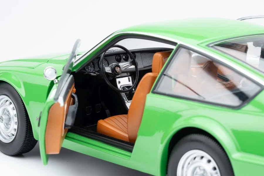 187832    Alfa Romeo Junior Zagato 1969 - verde 05.jpg
