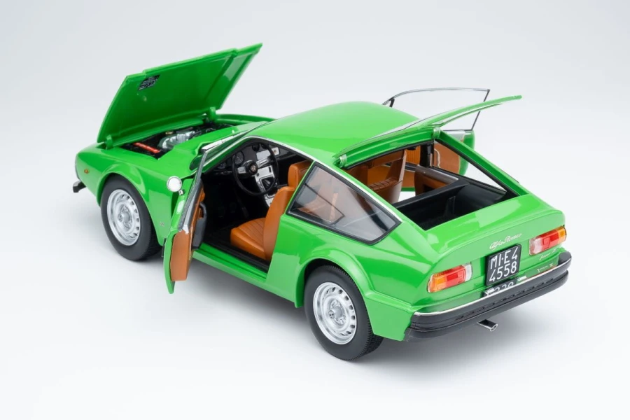 187832    Alfa Romeo Junior Zagato 1969 - verde 04.jpg