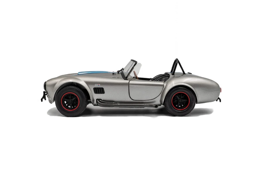 s1804913-shelby-cobra-427-mkii-solido-works-m-racing-1965-02.jpg