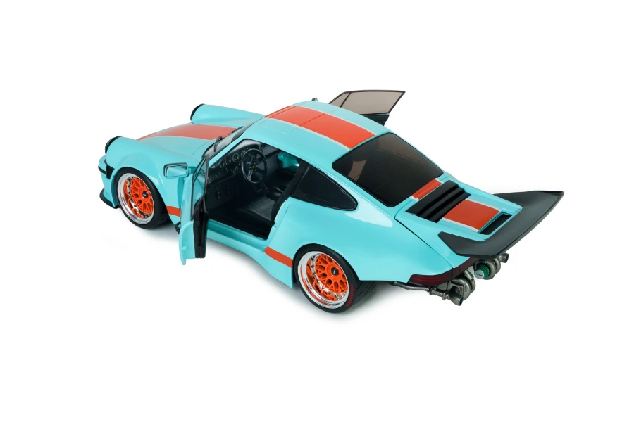 s1810504-ks-r-by-khyzyl-saleem-blue-racer-2026-09 S1810504.jpg