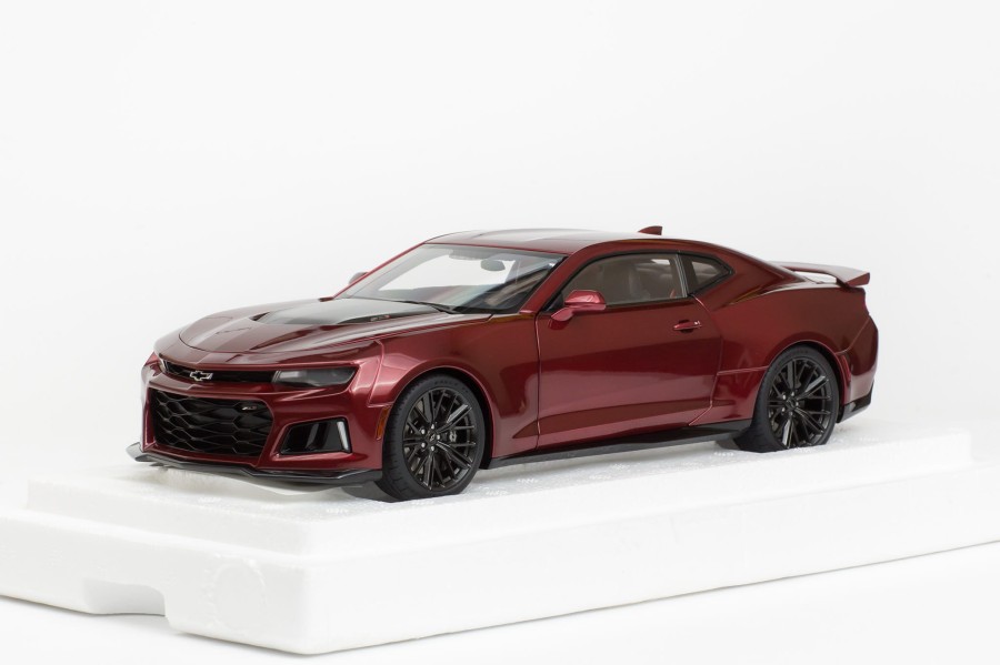 Autoart-71208-Chevrolet Camaro ZL1 2017 Garnet Red Tintcoat-02aaa.jpg