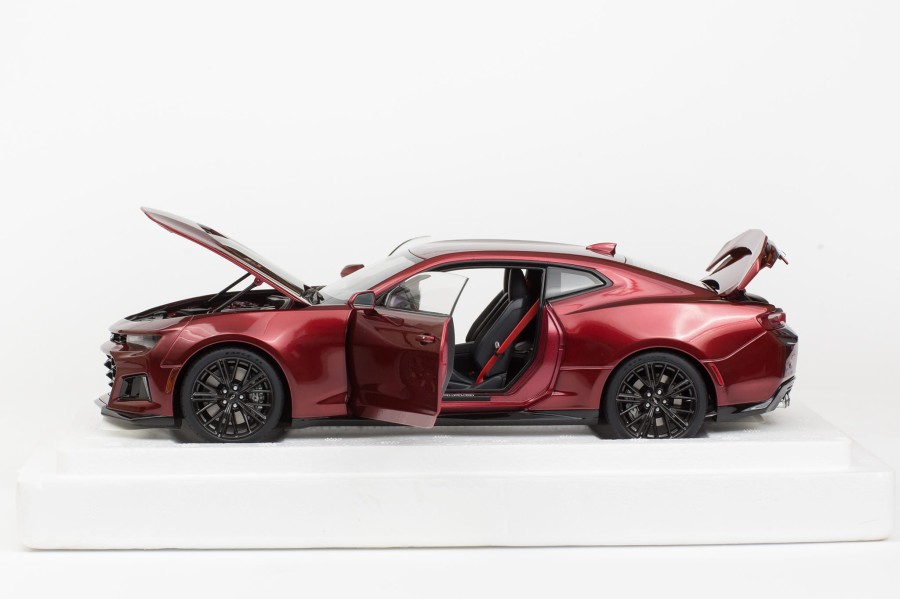 Autoart-71208-Chevrolet Camaro ZL1 2017 Garnet Red Tintcoat-08aa.jpg